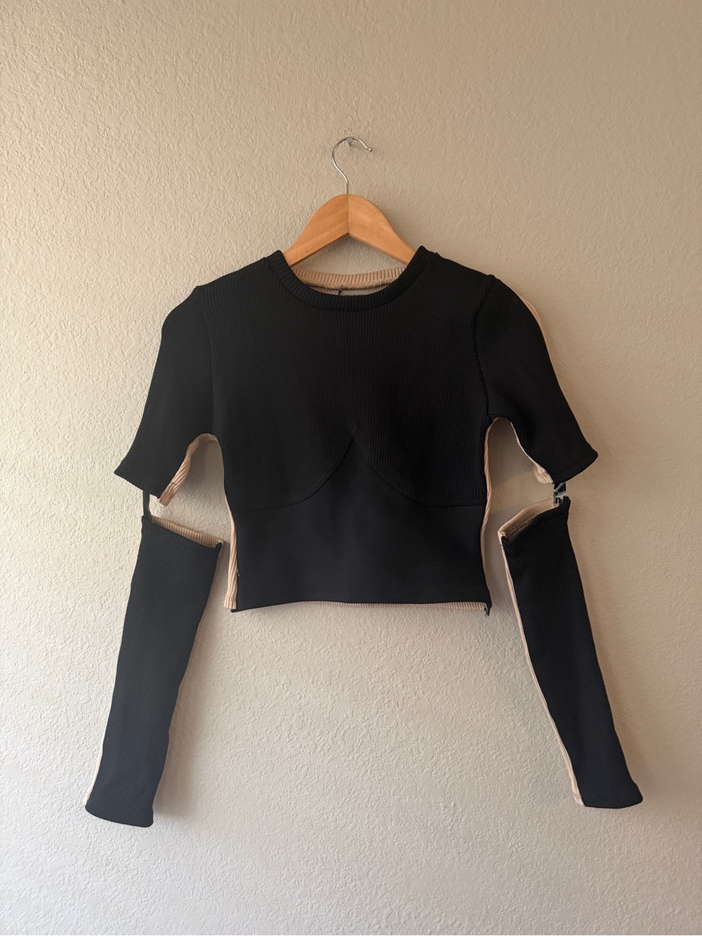 Maniere De Voir Black Corset Cropped Long Sleeve Top Beige Colorblock Back NWT